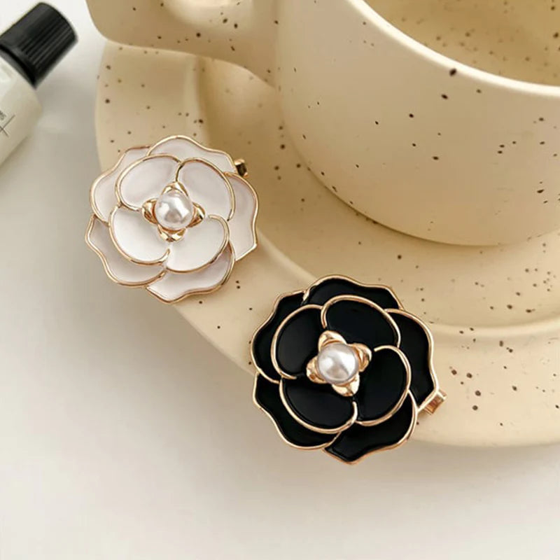 Women's Elegant Pearl Floral Clip